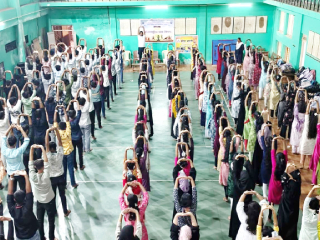 रत्नागिरीत अभ्यंकर-कुळकर्णी कनिष्ठ महाविद्यालयात योग महोत्सव साजरा