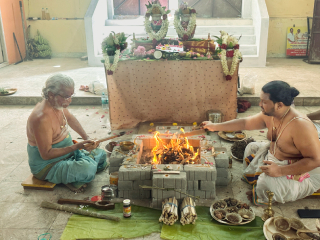 ईरोडमध्ये (तमिळनाडू) ‘आयुष्य होम’ भावपूर्णरित्या पार पडला !
