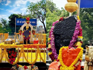 शनिशिंगणापूर येथील श्री शनिदेवाच्या मूर्तीच्या संवर्धनासाठी वज्रलेपन करणार !