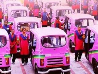 ‘गुलाबी ई-रिक्शा’ प्रश्नावर आमदार प्रसाद लाड यांना बोलू न दिल्याने भाजप आमदारांचा गदारोळ !