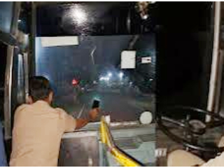 Mobile Torch For Bus : भ्रमणभाषच्या टॉर्चच्या प्रकाशात ९० कि.मी. बस चालवली  !
