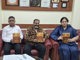 सौ. अरुंधती महाडिक यांच्याकडून इतिहास आणि पाककृती एकत्र असलेल्या पुस्तकाची निर्मिती !