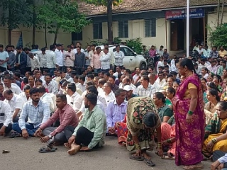 ‘लव्ह जिहाद’ आणि हिंदु तरुणीला तिच्या पालकांच्या स्वाधीन करण्याच्या प्रकरणी ग्रामस्थांचा कागल (जिल्हा कोल्हापूर) पोलीस ठाण्यावर मोर्चा !