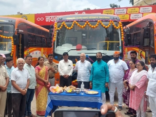 सांगली आगारात नव्याने उपलब्ध झालेल्या ‘राजमाता जिजाऊ’ एस्.टी. गाड्यांचा लोकार्पण सोहळा पार पडला