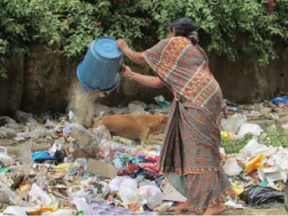 उघड्यावर कचरा टाकणार्‍यांवर कडक कारवाई करण्याची सिद्धता !