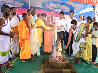 जगद्गुरु श्री रामानंदाचार्य नरेंद्राचार्यजी यांच्या उपस्थितीत गोव्यात ११५ जणांचा हिंदु धर्मात पुनर्प्रवेश !