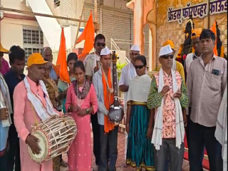 विठ्ठलनामाचा गजर करत १५ दृष्टीहीन वारकर्‍यांची ४५० किलोमीटरची पायी वारी !
