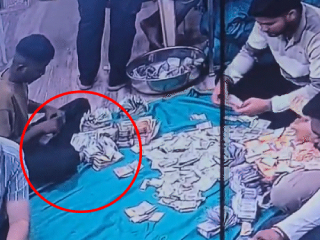 Ambaji Temple Donation Theft : गुजरातमधील प्रसिद्ध शक्तिपीठ अंबाजी मंदिरातही नोटा मोजणीच्या वेळी २ महिन्यांपूर्वी चोरी झाल्याचे उघड !