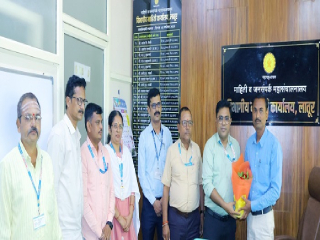 लातूर विभागाच्या उपसंचालक (माहिती) पदाचा सुनील कच्छवे यांनी पदभार स्वीकारला !