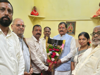 केंद्रीय ऊर्जा राज्यमंत्री श्रीपाद नाईक यांच्याकडून श्री महालक्ष्मीदेवी मंदिराच्या कामाची पहाणी !