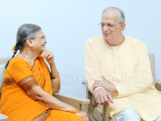 साधना, परिपूर्ण सेवा आणि गुरुकृपा दर्शवणारे सच्चिदानंद परब्रह्म डॉ. आठवले यांच्याविषयीचे भावमोती !