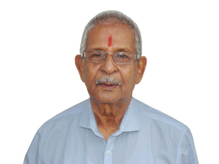 राष्ट्रप्रेमी, धर्माभिमानी आणि इतरांना साहाय्य करणारे अन् सच्चिदानंद परब्रह्म डॉ. आठवले यांच्याप्रती भाव असलेले ६२ टक्के आध्यात्मिक पातळीचे मुंबई येथील श्री. मुंडाची वेदव्यास पै (वय ९१ वर्षे) !