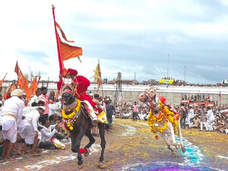संतश्रेष्ठ ज्ञानेश्वर महाराज पालखी सोहळ्यातील दुसरे गोल रिंगण भक्तीमय वातावरणात पार पडले !