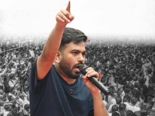 (म्हणे) ‘झुकती है दुनिया, झुकाने वाला चाहिए !’ – अभिजित दीपके