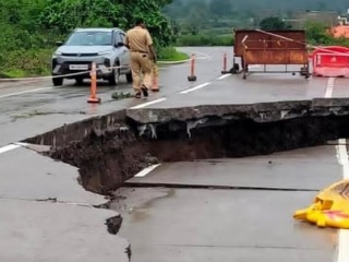 पुणे जिल्ह्यातील माळशेज घाटातून मुंबईला जाणारी वाहतूक पूर्णपणे बंद !