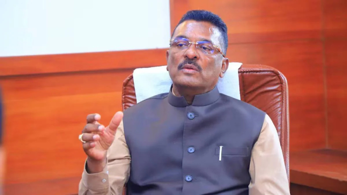अवैध प्रवासी वाहतुकीवर कठोर कारवाई; मालवाहू वाहनांचे परवाने रद्द करण्याचे मंत्री प्रताप सरनाईक यांचे निर्देश